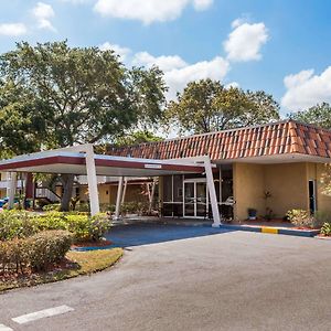 Baymont By Wyndham Sarasota